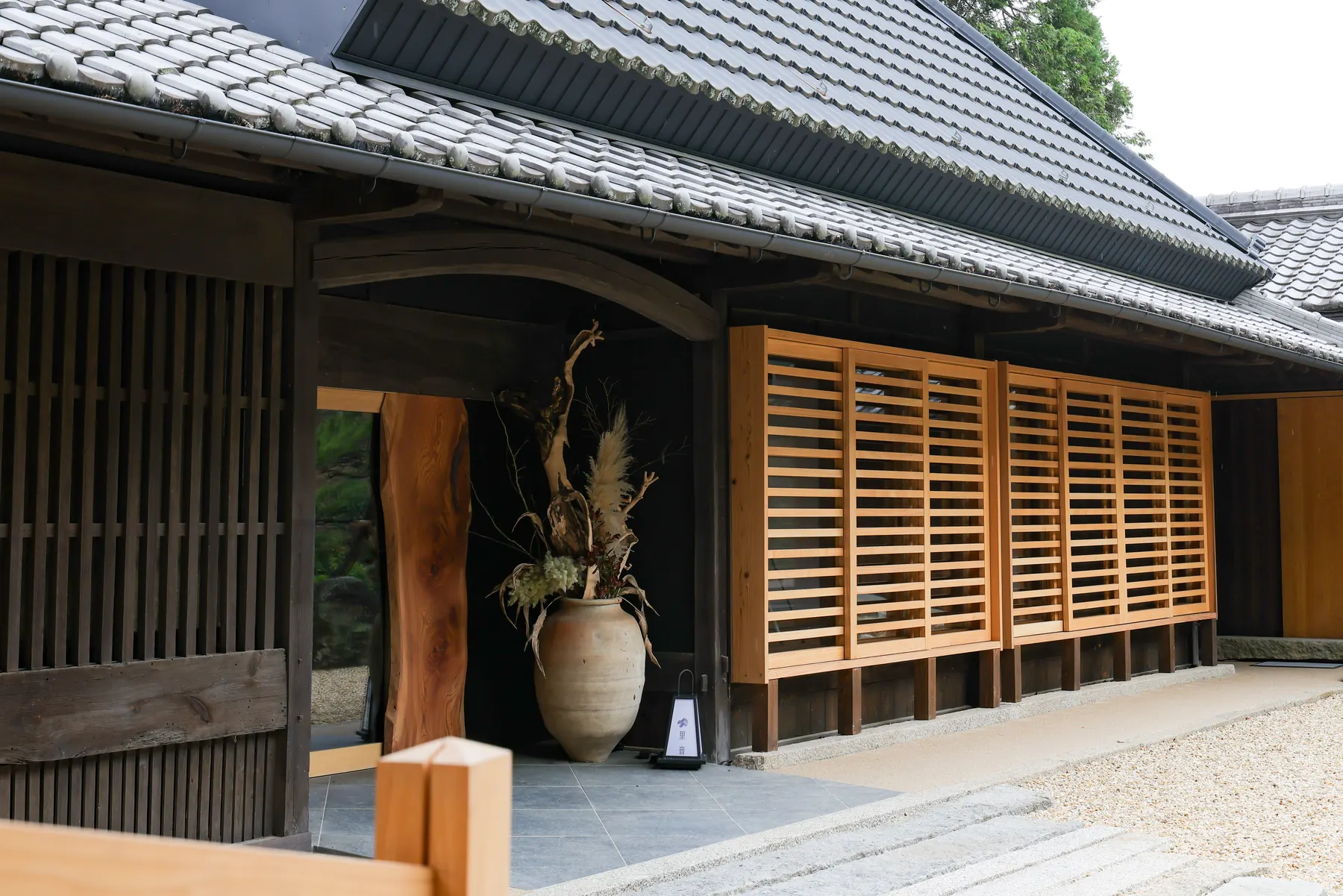 里音の玄関